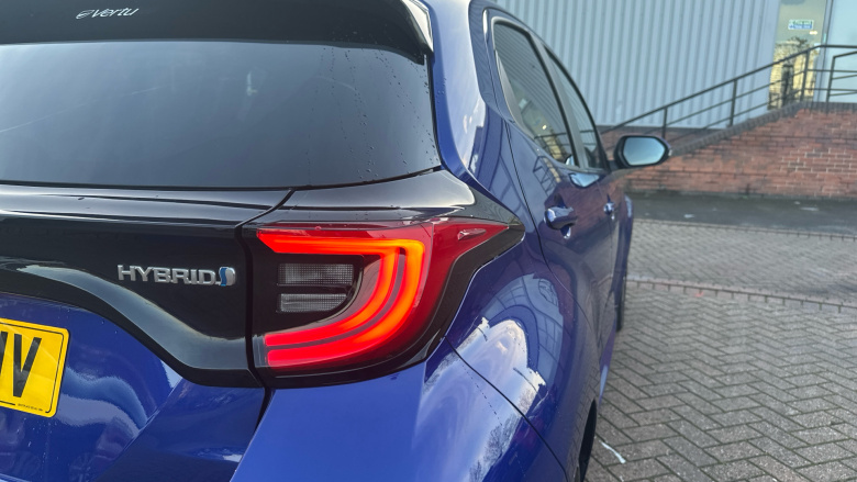 Toyota Yaris 1.5 Hybrid Design 5dr CVT Hybrid Hatchback